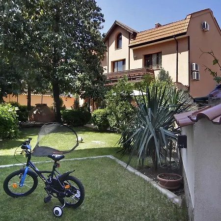 Anita House 2* Perushtitsa