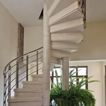 Anita House 2*